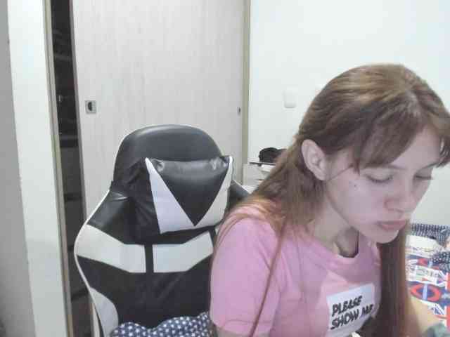 RevySadashiTrue webcam