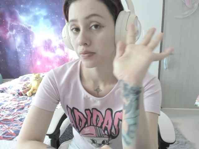 RevySadashiTrue webcam
