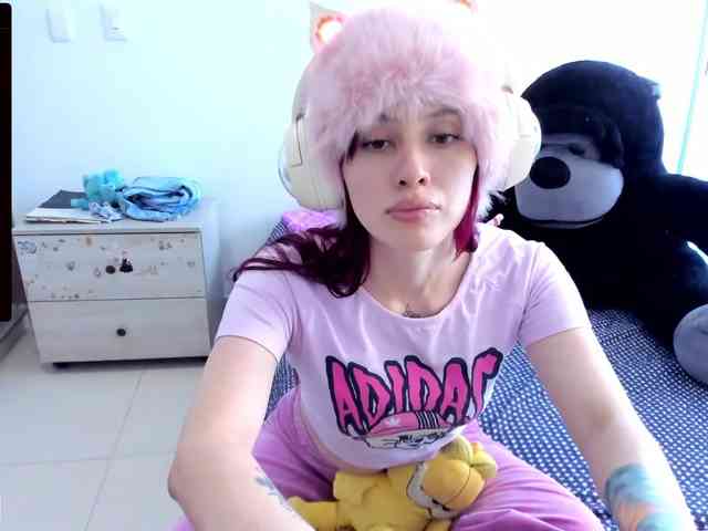RevySadashiTrue webcam