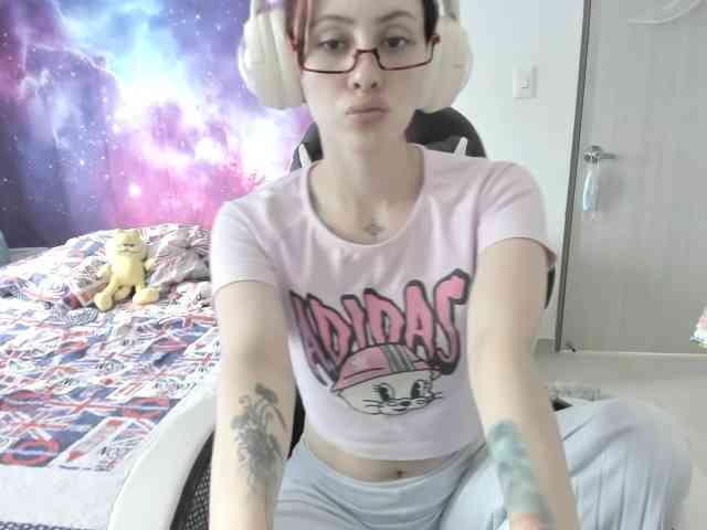 RevySadashiTrue webcam