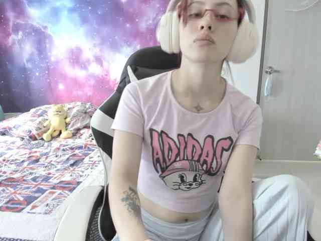 RevySadashiTrue webcam
