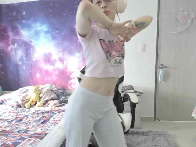 RevySadashiTrue webcam