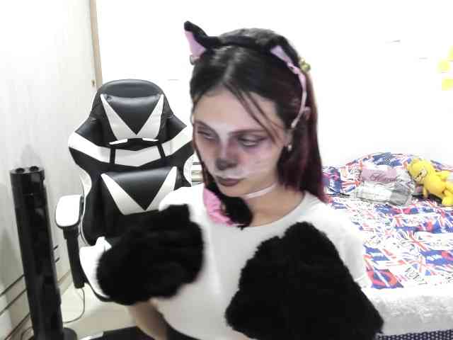 RevySadashiTrue webcam