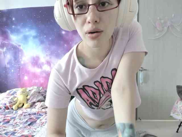 RevySadashiTrue webcam