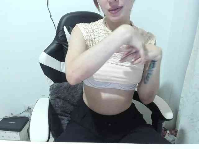 RevySadashiTrue webcam