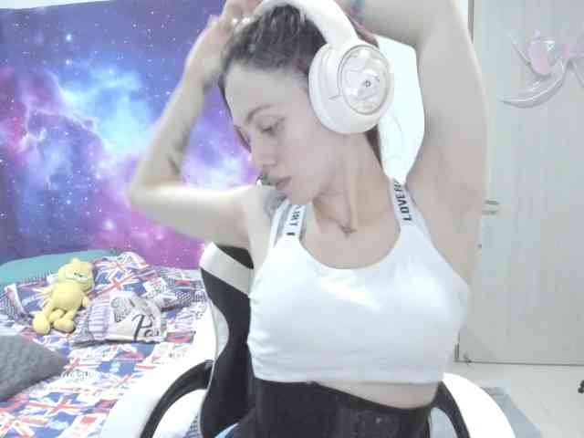 RevySadashiTrue webcam