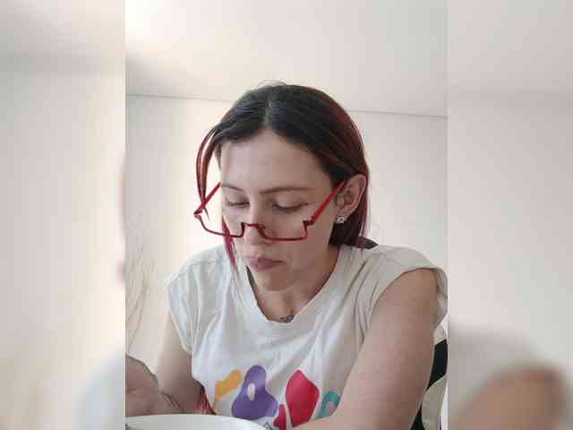 RevySadashiTrue webcam