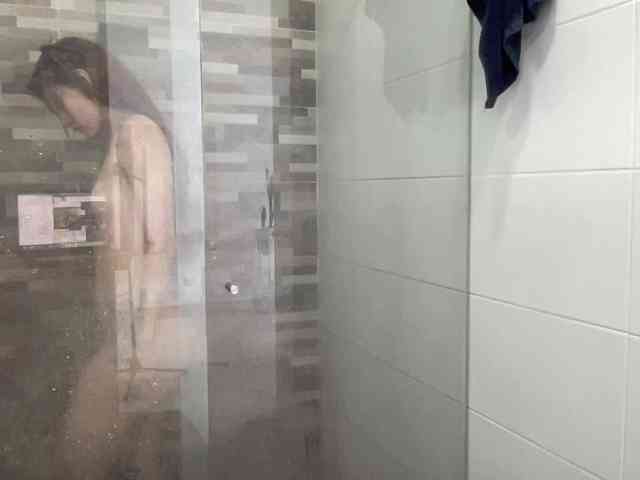 RevySadashiTrue webcam