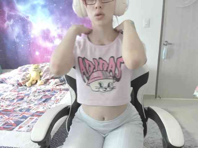 RevySadashiTrue webcam