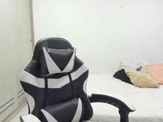 RevySadashiTrue webcam