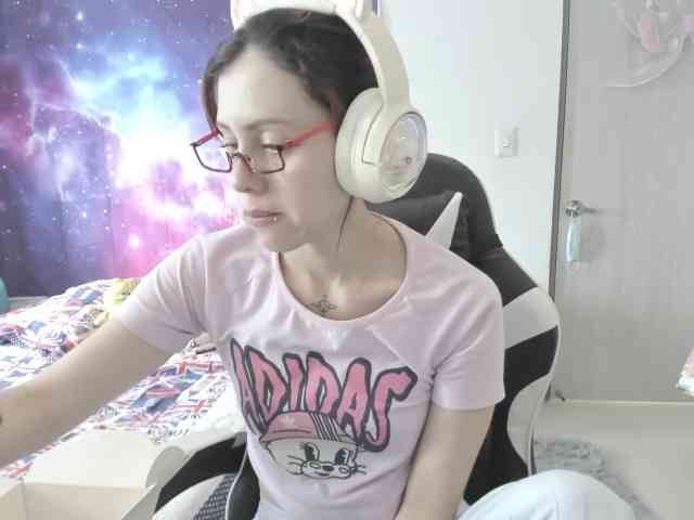 RevySadashiTrue webcam