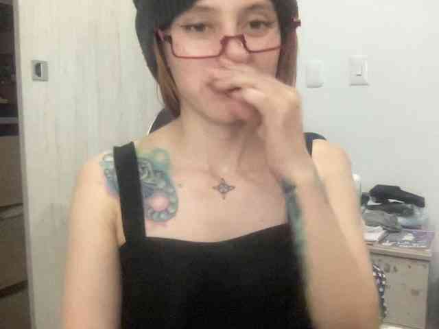 RevySadashiTrue webcam