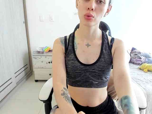 RevySadashiTrue webcam