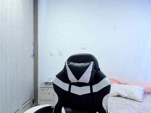 RevySadashiTrue webcam