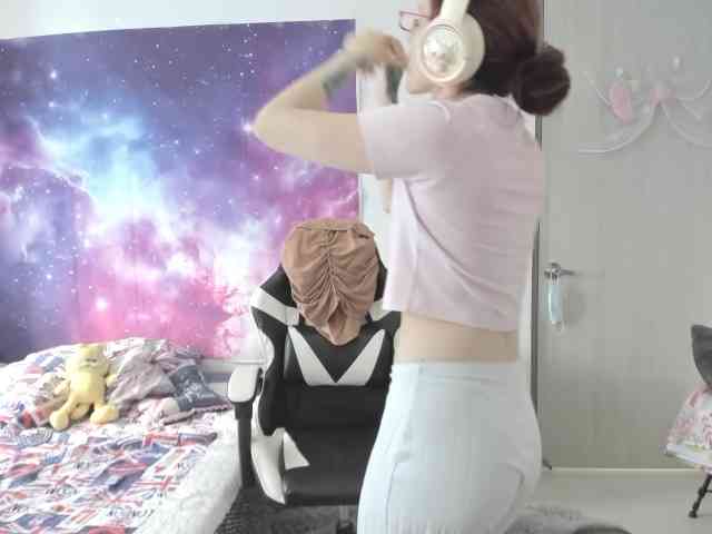 RevySadashiTrue webcam