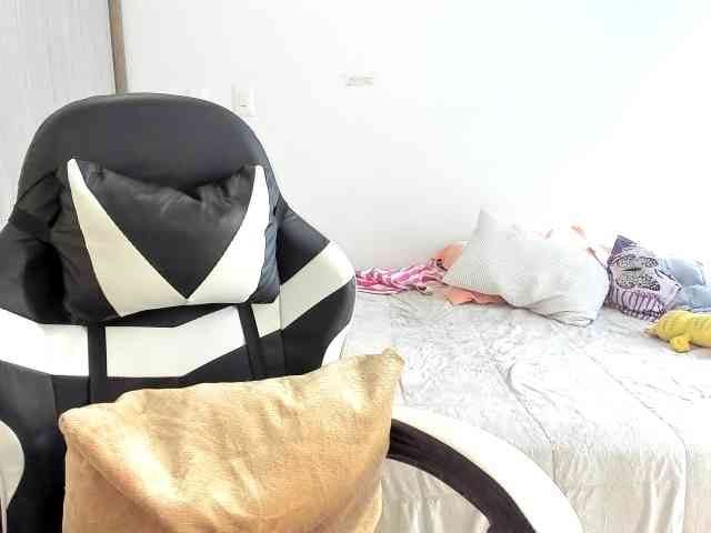 RevySadashiTrue webcam