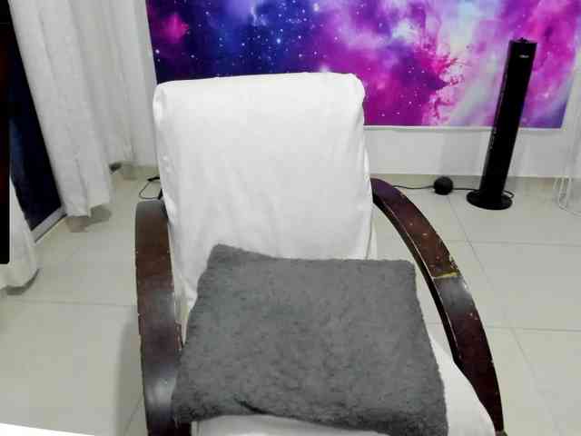 RevySadashiTrue webcam