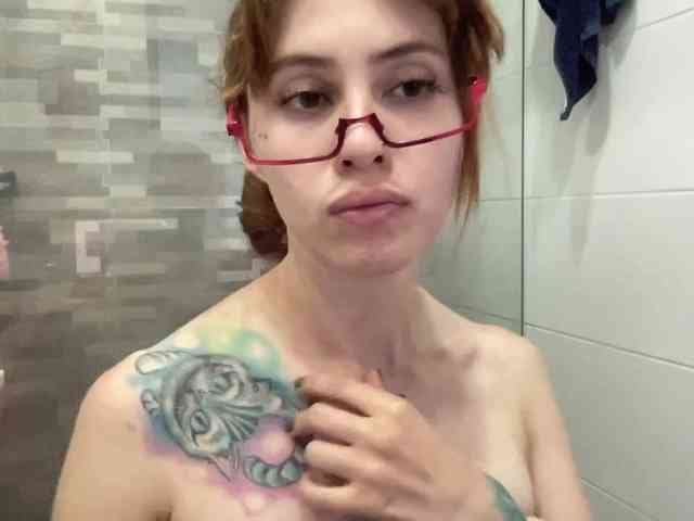 RevySadashiTrue webcam