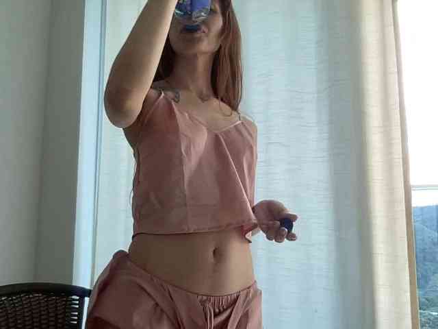 RevySadashiTrue webcam