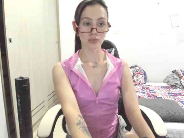 RevySadashiTrue webcam