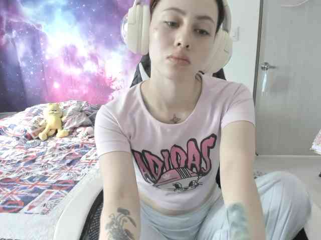 RevySadashiTrue webcam