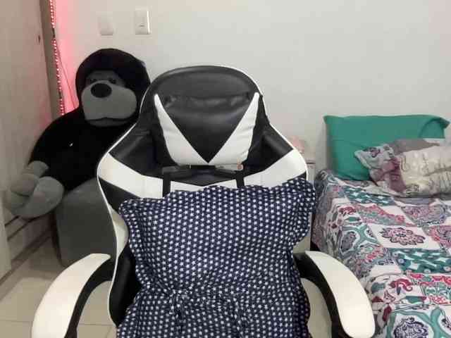 RevySadashiTrue webcam