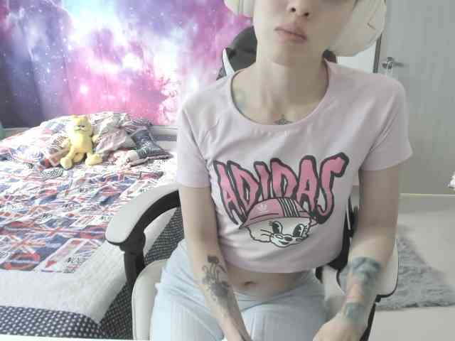 RevySadashiTrue webcam