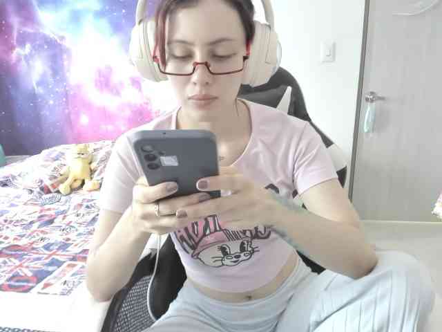 RevySadashiTrue webcam