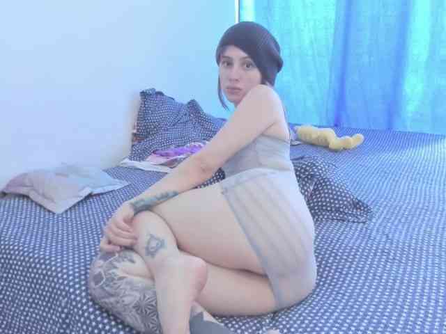 RevySadashiTrue webcam