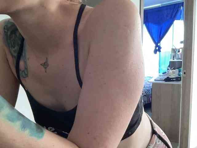 RevySadashiTrue webcam