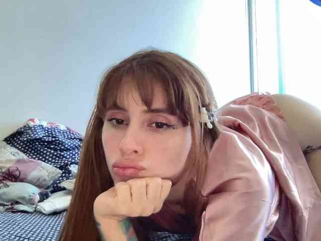 RevySadashiTrue webcam