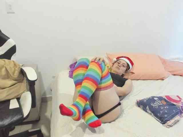 RevySadashiTrue webcam