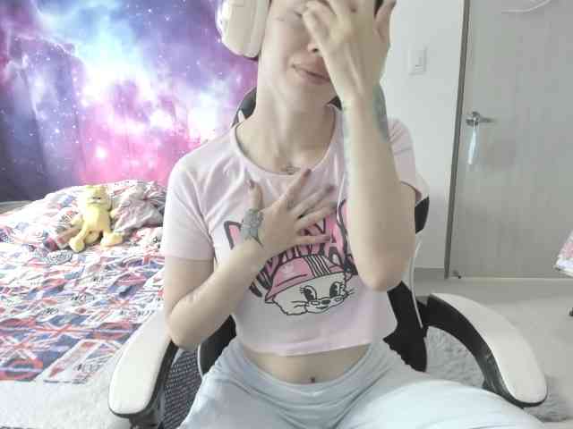 RevySadashiTrue webcam