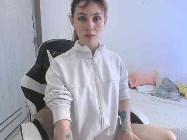 RevySadashiTrue webcam