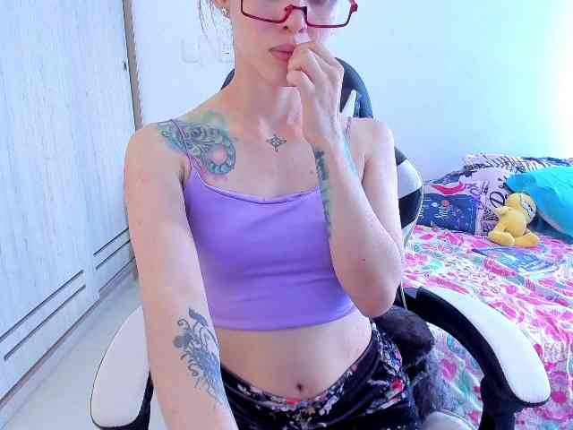 RevySadashiTrue webcam