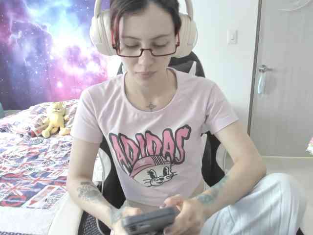 RevySadashiTrue webcam