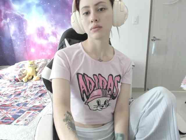 RevySadashiTrue webcam
