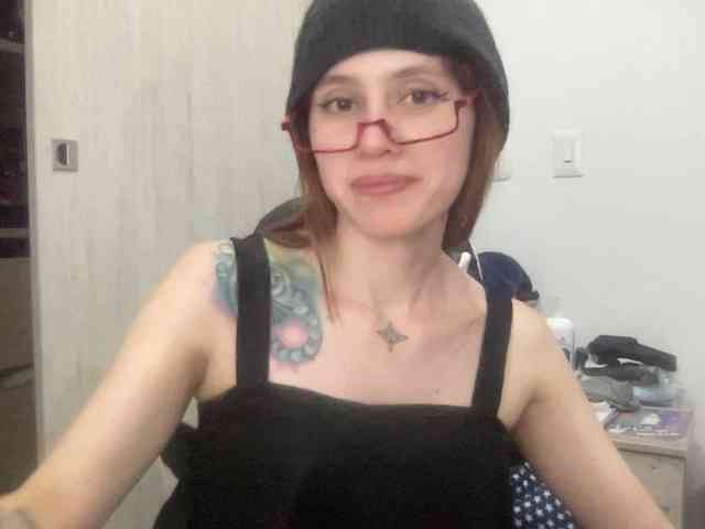 RevySadashiTrue webcam