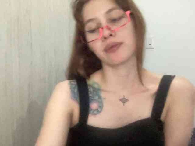 RevySadashiTrue webcam