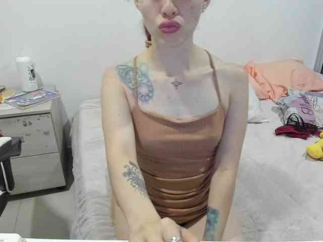 RevySadashiTrue webcam