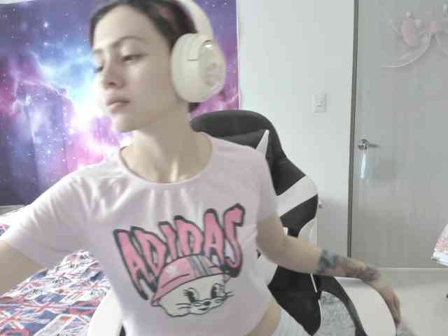 RevySadashiTrue webcam