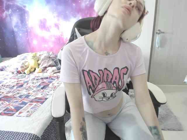 RevySadashiTrue webcam