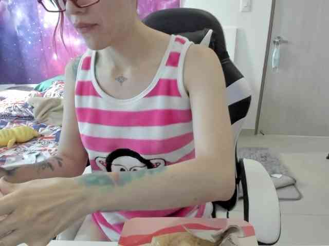 RevySadashiTrue webcam