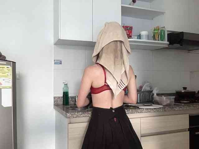 RevySadashiTrue Live Webcam on BongaCams