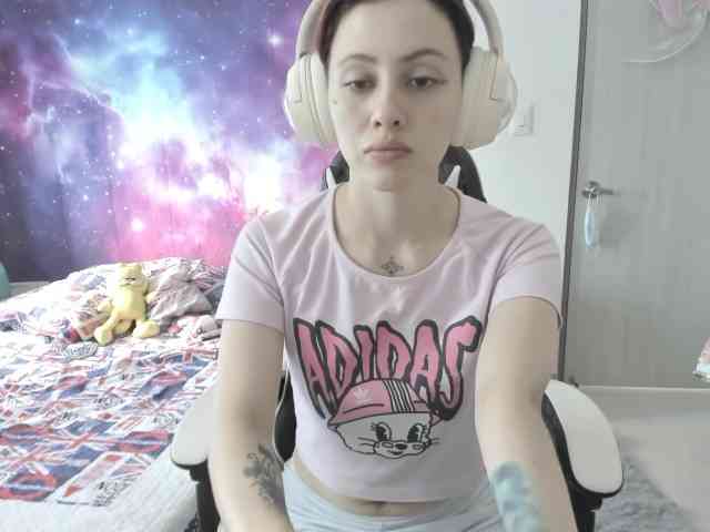 RevySadashiTrue webcam