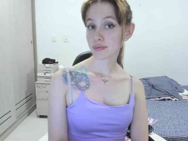 RevySadashiTrue webcam