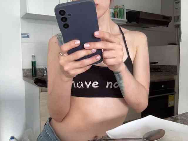 RevySadashiTrue webcam