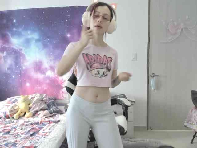 RevySadashiTrue webcam