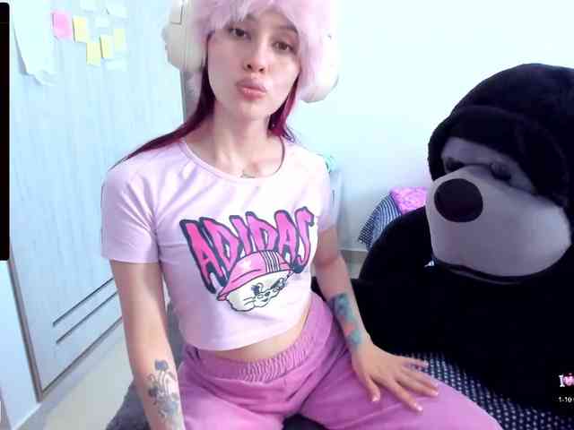 RevySadashiTrue webcam