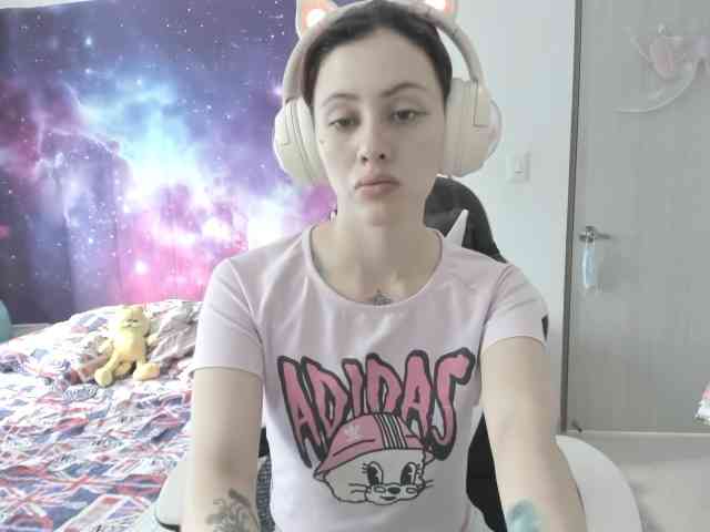 RevySadashiTrue webcam